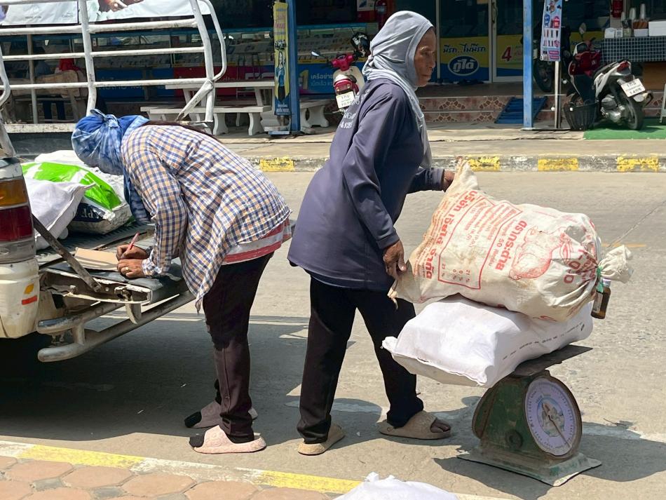  โครงการอบรมให้ความรู้รณรงค์การลด คัดแยก และนำขยะกลับมาใช้ใหม่ ประจำปีงบประมาณ 2569 กิจกรรม : ธนาคารขยะชุมชน องค์การบริหารส่วนตำบลสระกระโจม 